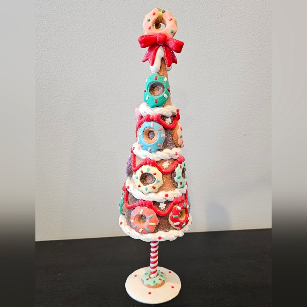 🎄 NEW Cupcakes & Cashmere Christmas Tree Viral gingerbread donuts NWT